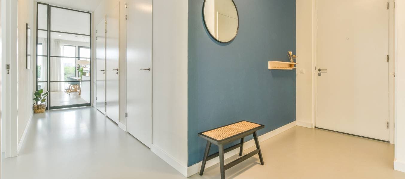 Уборка коридора